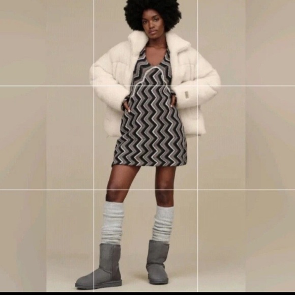 UGG Amie Women's  Boots Grey  Classic Suede Sheepskin EUC Sz 7 - Picture 2 of 8